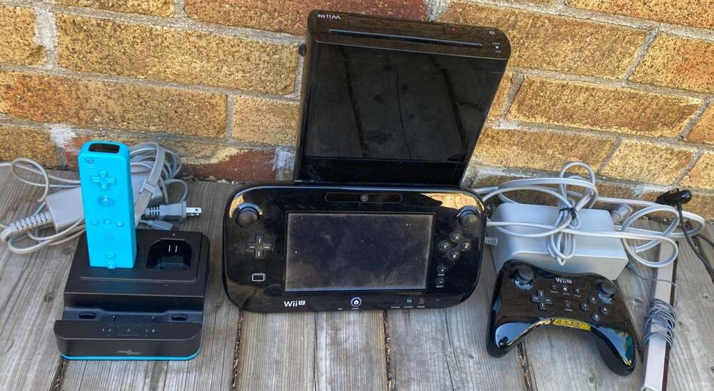 Wii U Console Black 32GB Complete Bundle With Pad Controller & Cords
